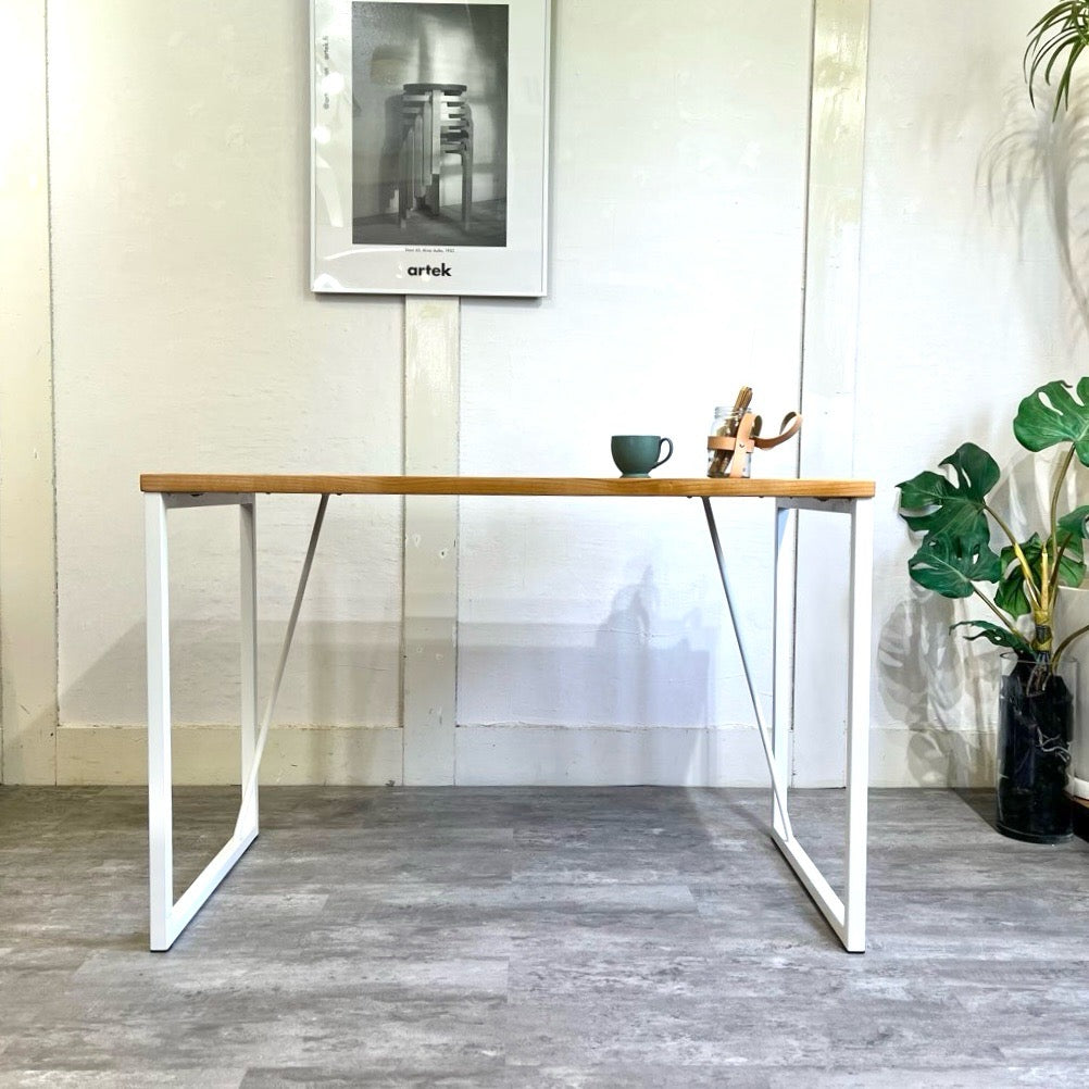 イクスス / ikususu デスク 机 アルダー無垢材 スチール脚 ホワイト