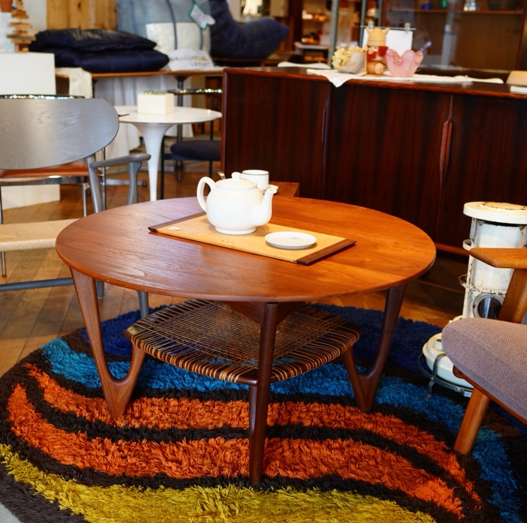 ジェイソン・モブラー / Jason Mobler ラウンドローテーブル 北欧