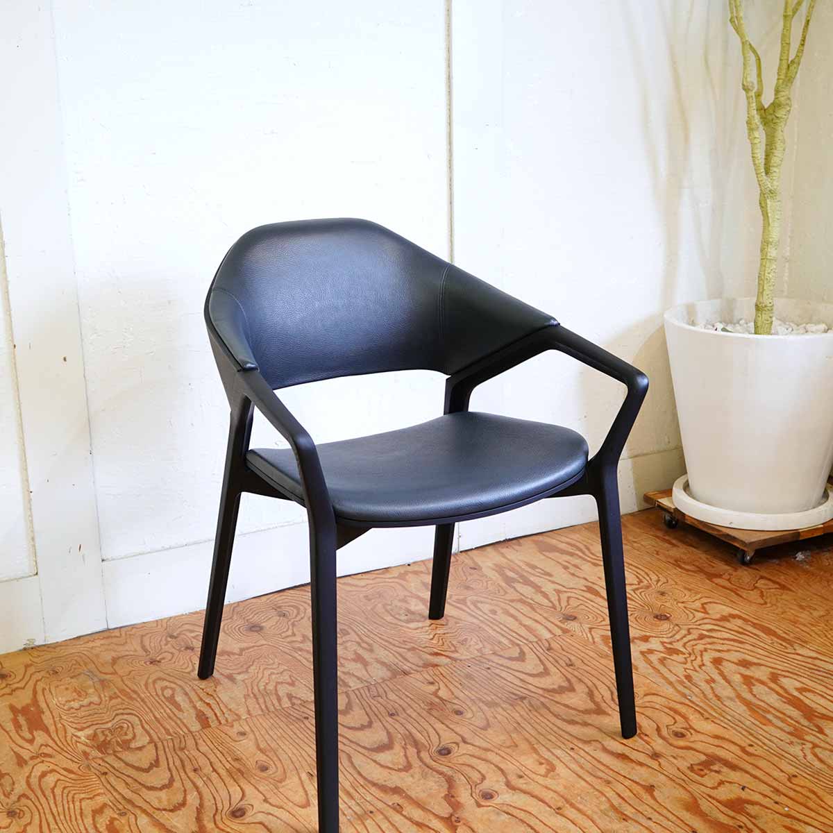 カッシーナ / Cassina イコ アームチェア 133 ICO ブラック 本革