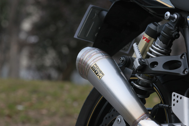 ZRX1200 DAEG | 忠さんが陣頭指揮をとってマフラーを開発していく実際