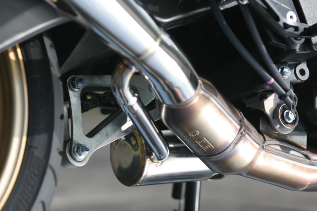 FZ8 | 忠さんが陣頭指揮をとってマフラーを開発していく実際のストーリー