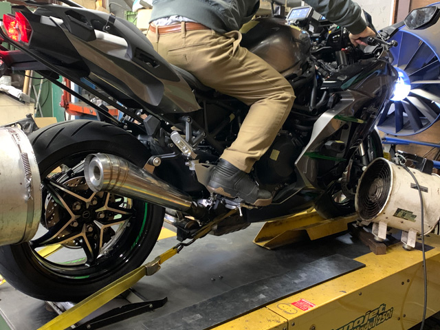 Kawasaki Ninja H2 SX SE | POWERBOXメガホンソリッドチタン(2BL