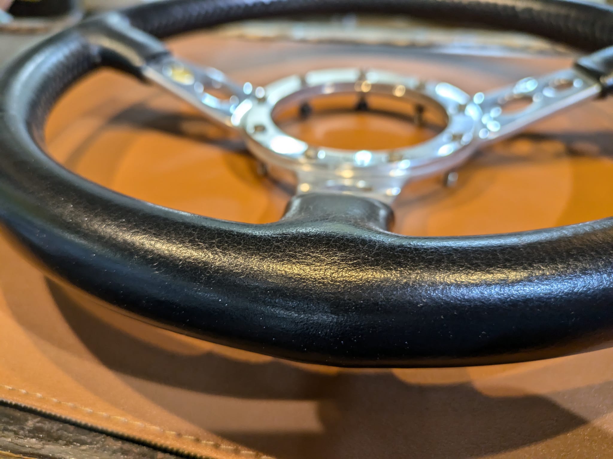 ALEC eShop / モトリタステアリング レザー 13インチ ディッシュ