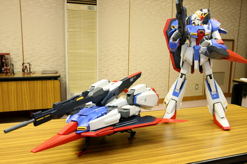 asahi.com： ジャンボグレードZガンダム - 「ガンダム」フィギュア新作