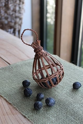 山葡萄すみカゴ くるみ炭入り 商品詳細｜山葡萄かごバック・猫の