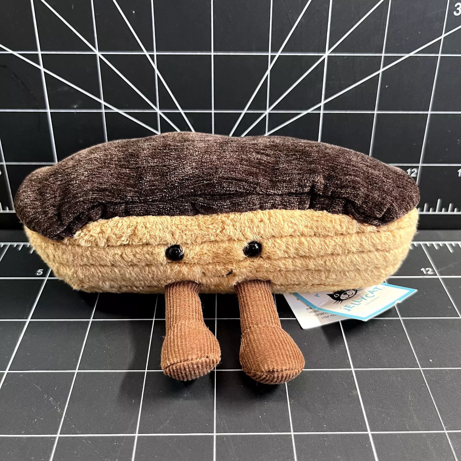 Jellycat Amusables Paris Patisserie Étienne Éclair – BLXCK K-Pop Store