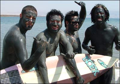 NOFX – Backstage Passport – DVD Review | brokenheadphones.com