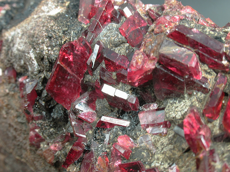 PYROXMANGITE パイロクスマンガン石 田口鉱山 - クリスタルポケット