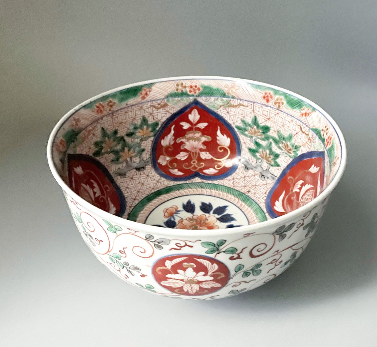 商品詳細: 古伊万里 金襴手唐花松文深鉢