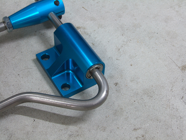 ローバーミニ ガレージアウトデルタ クイックアクセルペダル取り付け