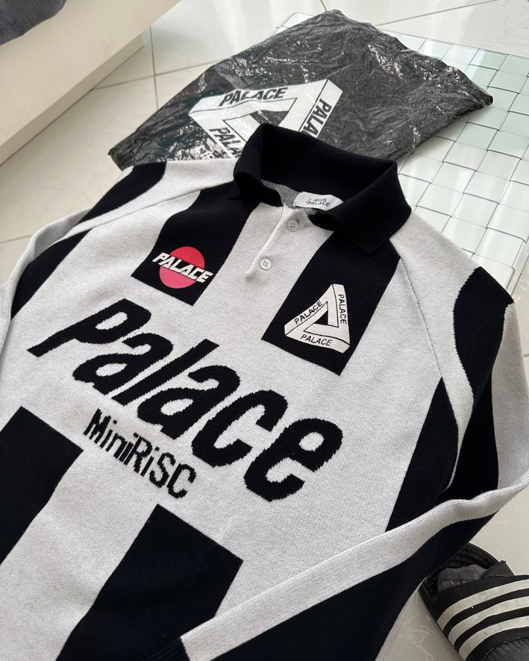 Palace Logo Palazzo Knit - White/Black | Streetwear Knitwear in