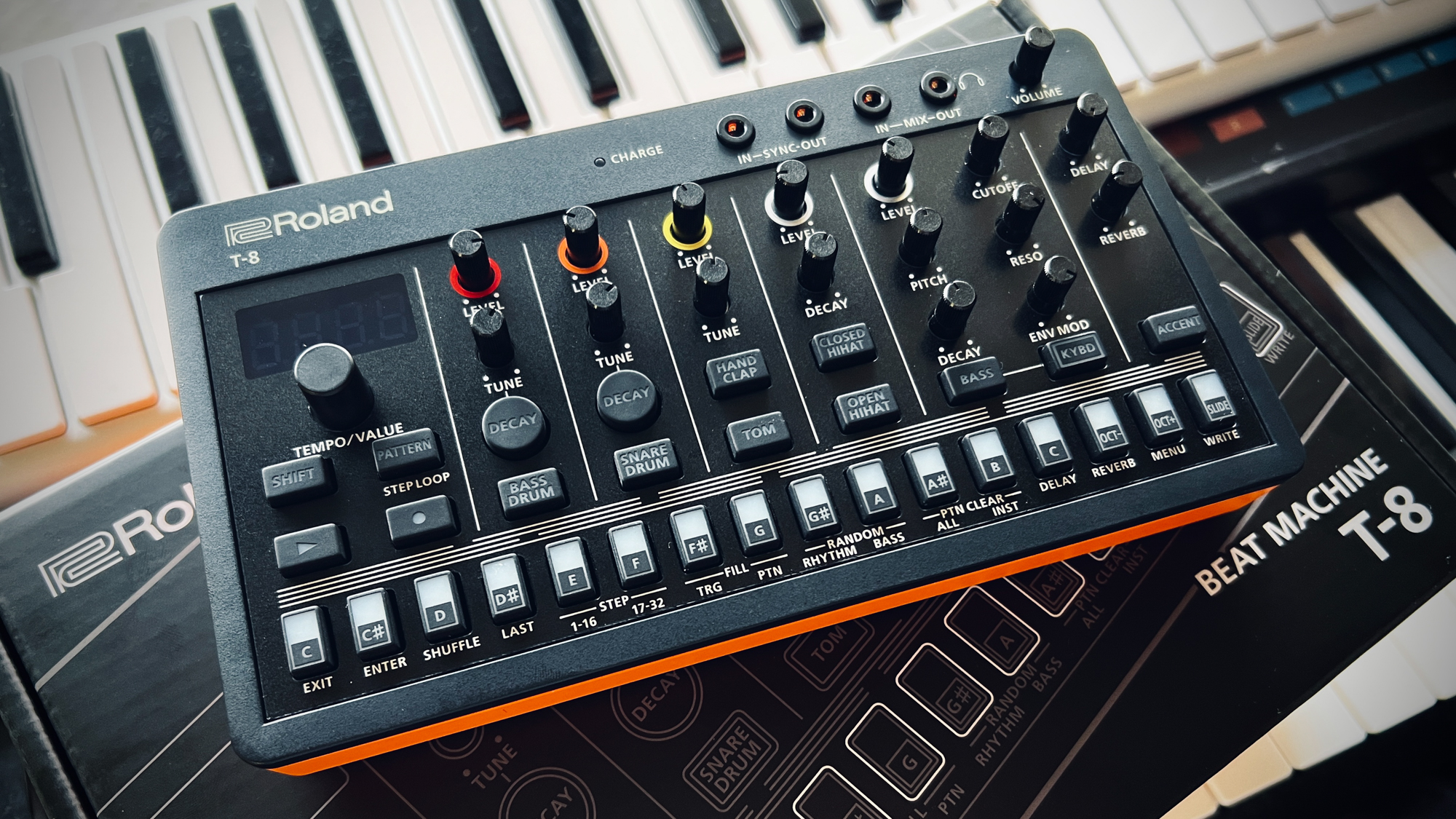 Roland AIRA Compact T-8 レビュー | WAVEFORM LAB