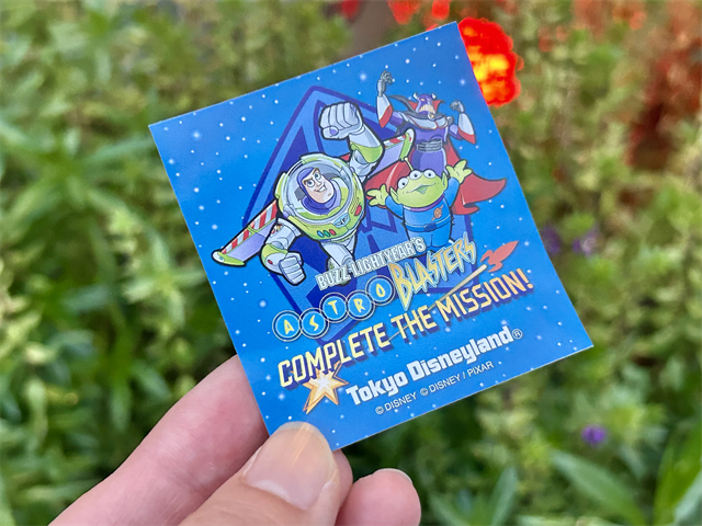 東京ディズニーランド】無料でもらえる限定シール！入手方法は？「バズ