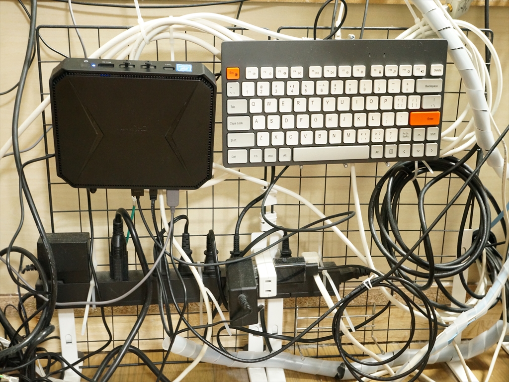 無音，ハイパフォーマンスなミニPCをLinuxサーバにする：CHUWI HeroBox