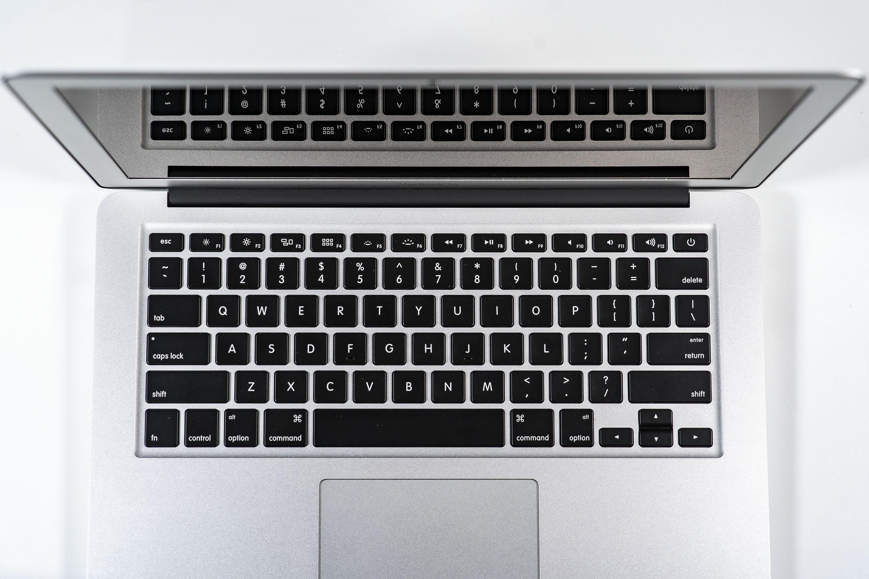 Apple MacBook Air (13-inch 2017) 1.8GHz Core i5 8GB 256GB SSD