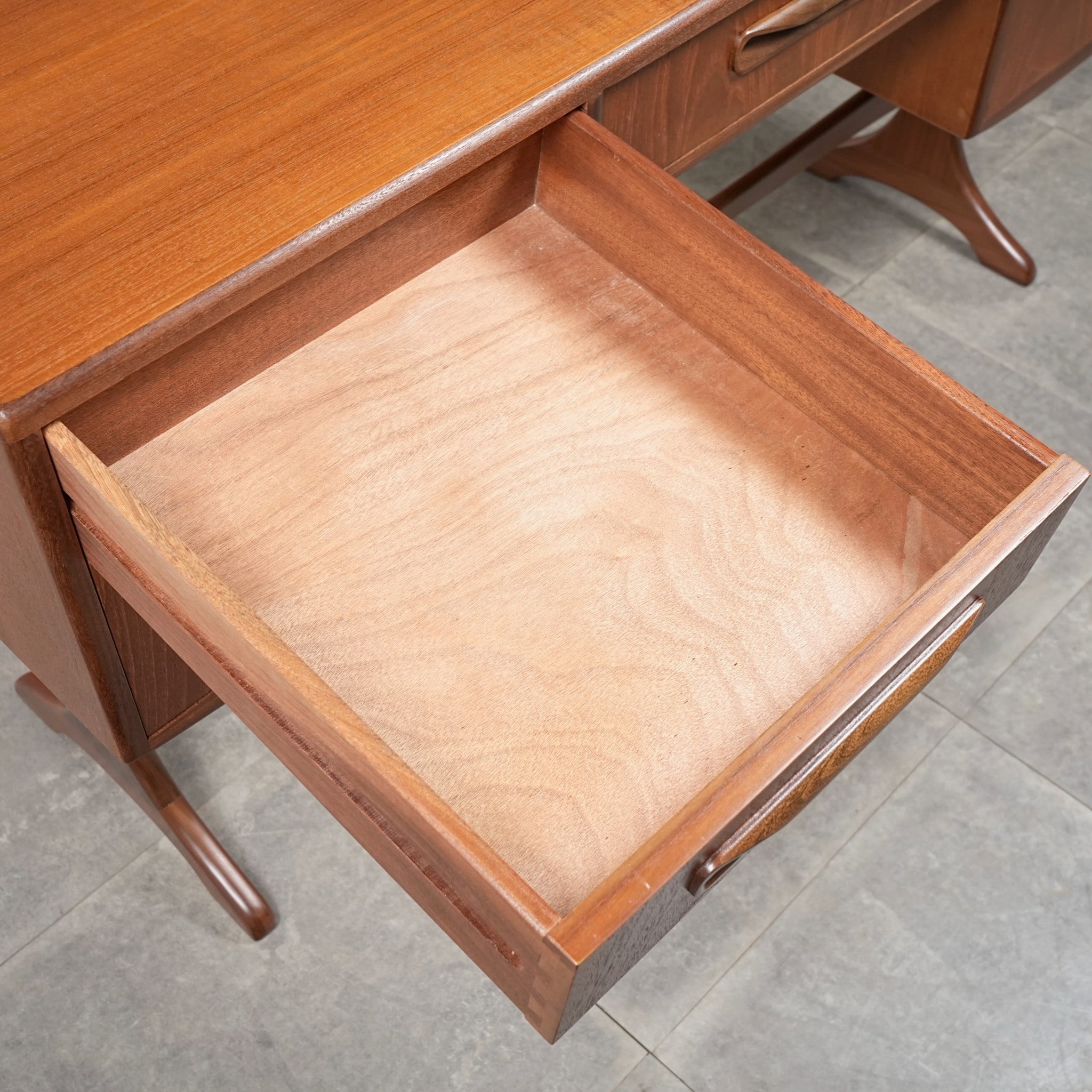 G-PLAN】Fresco ヴィンテージ ドレッサー – TIME HYPE