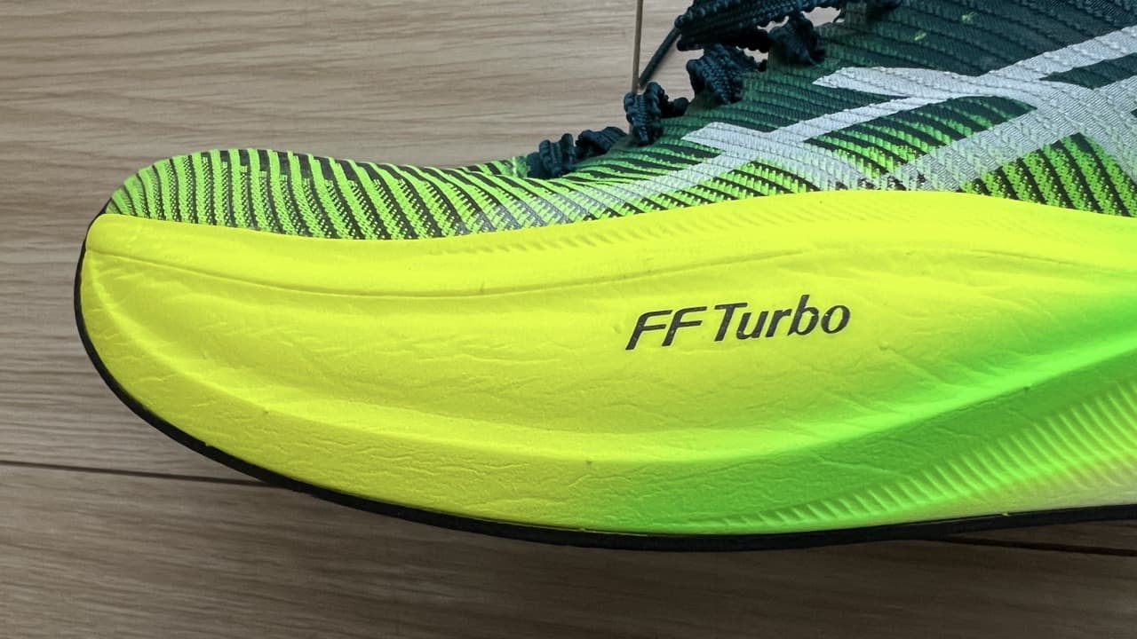 レビュー】Asics メタスピード スカイ プラス（+）｜ともらん！