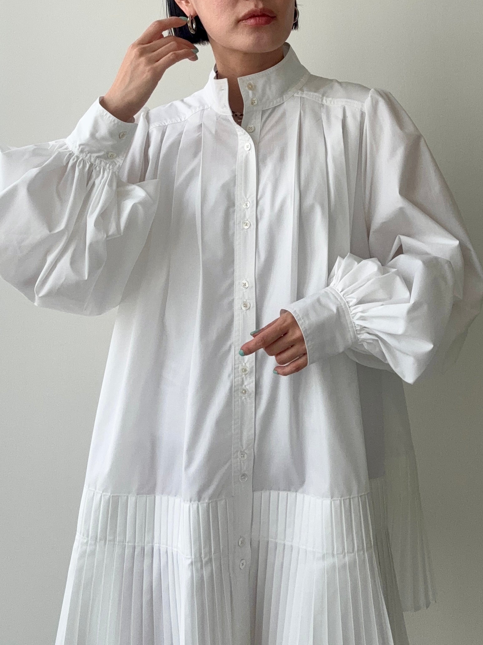 JENNY PLEATED DRESS White – Toh.