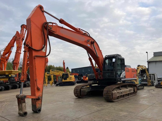 コマツ PC200-8 ユンボ（油圧ショベル）0.7クラス～ 中古重機・建機