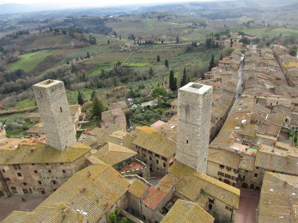 フィレンツェから「乗り換え1回」で行ける、「初めての小さな村」5選