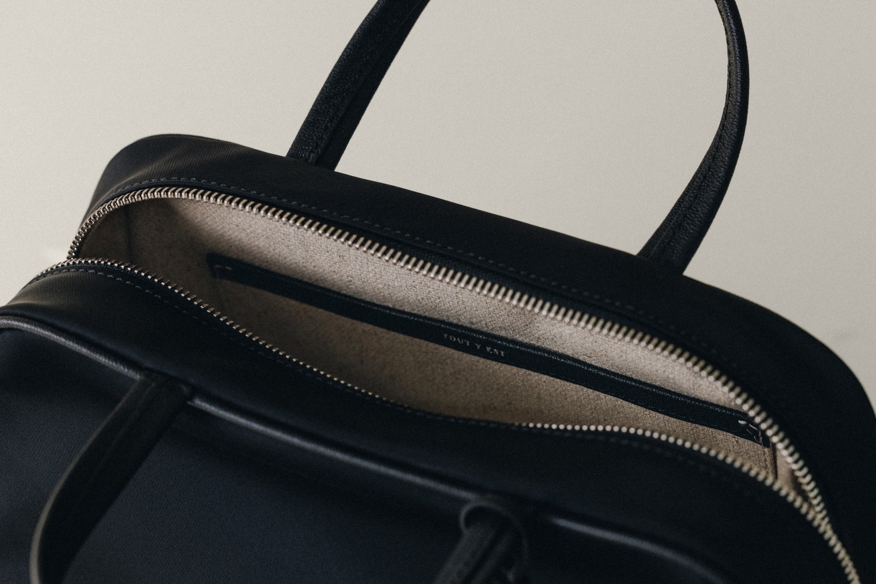 SAC LOQUET NYLON SMALL BLACK – TOUT Y EST JP