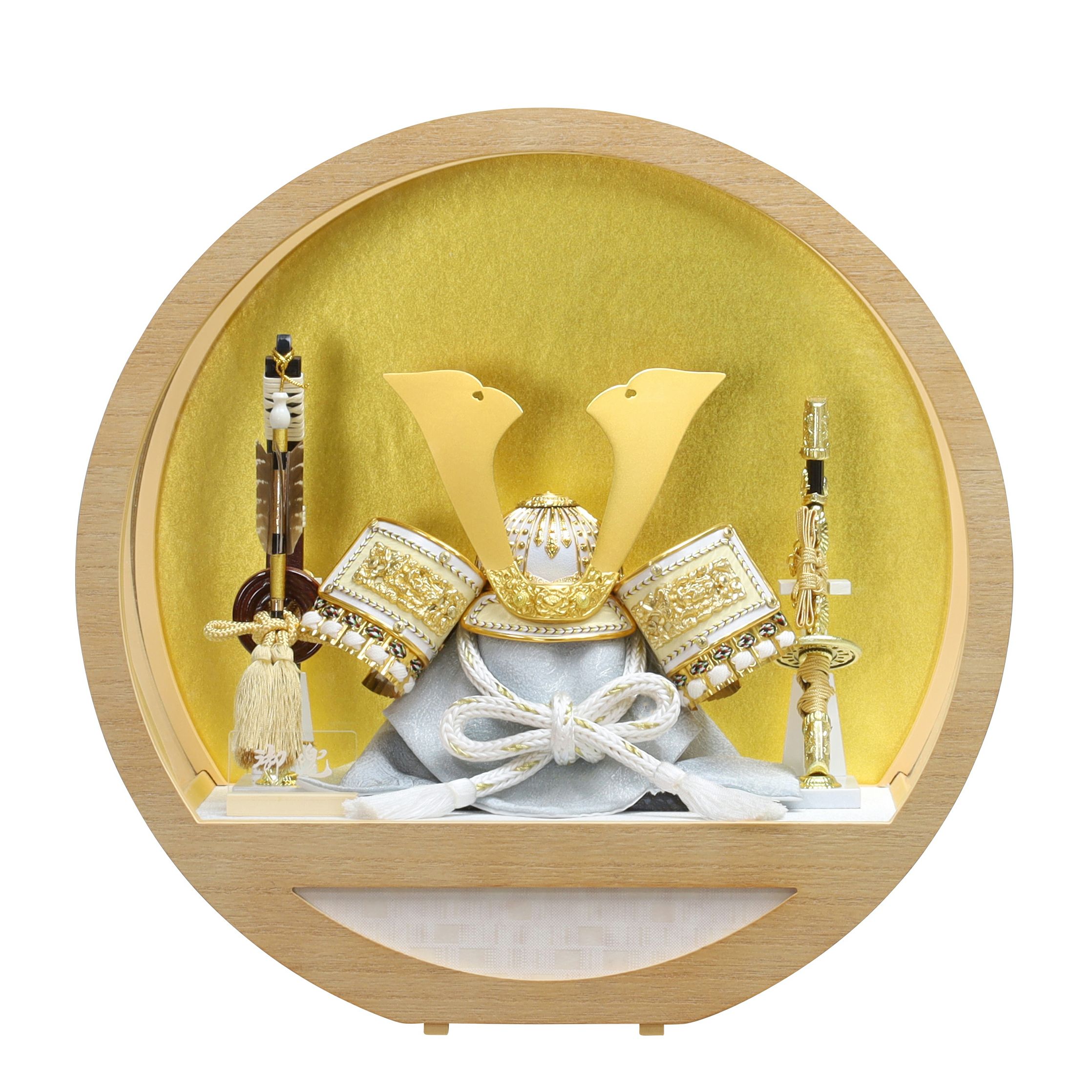 兜飾り」は男の子の節句「端午の節句」飾りの一番人気です | 人形の東玉