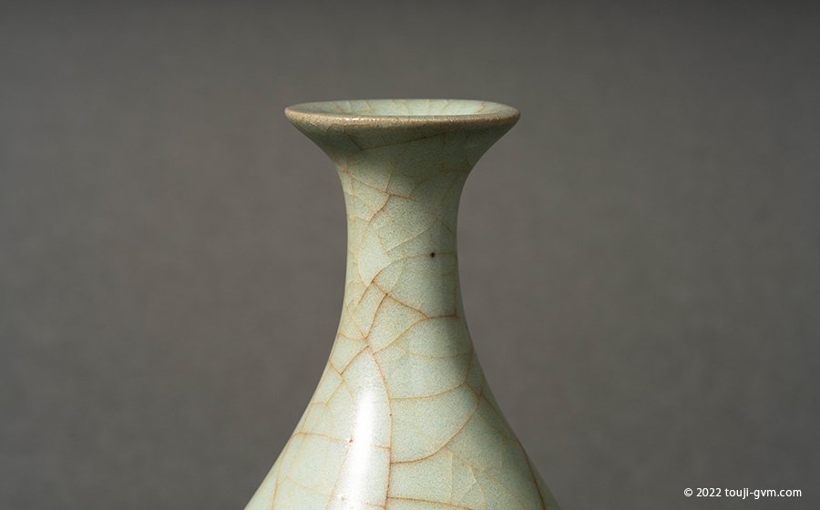 南宋官窯 玉壺春瓶 – Celadon Alcohol bottle | 陶磁オンライン美術館