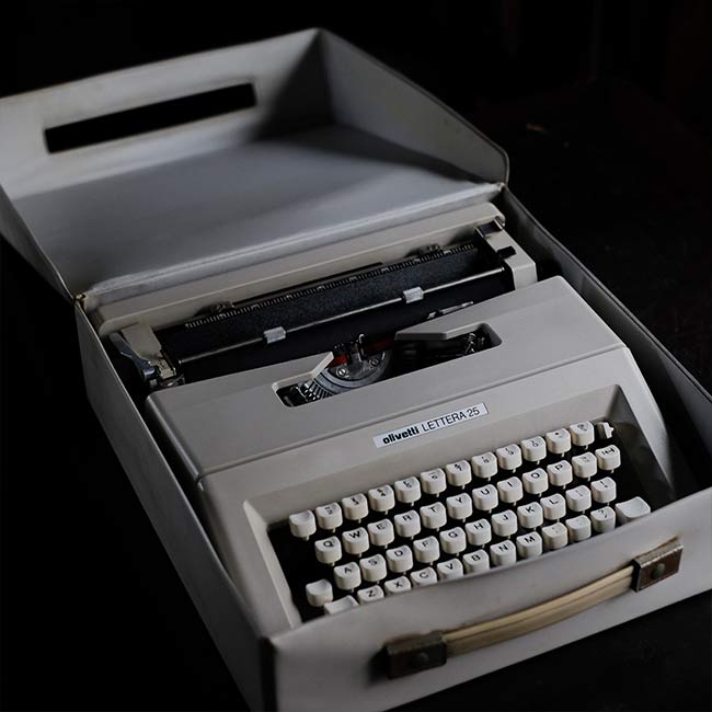 OLIVETTI Lettera 25 タイプライター インクリボン交換済み – zakka