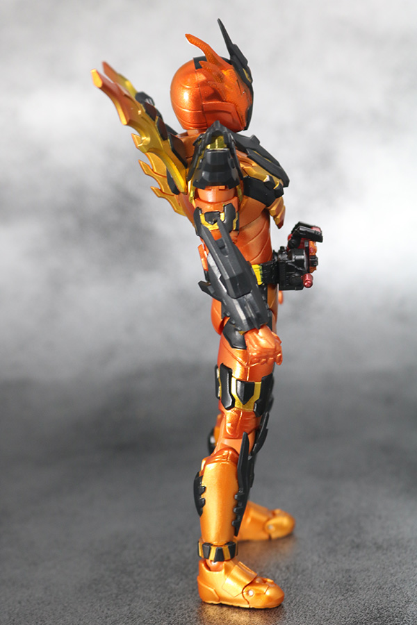 S.H.フィギュアーツ 仮面ライダークローズマグマ レビュー | トイハコ