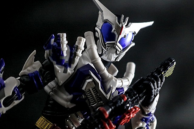 S.H.フィギュアーツ 仮面ライダーマッドローグ レビュー | トイハコ