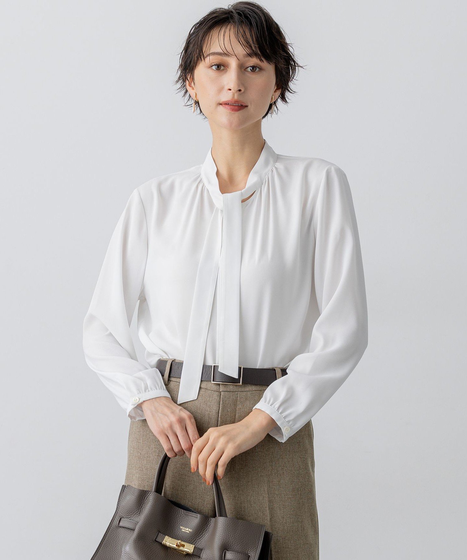 23区｜【洗える】バックサテンアムンゼン ボウタイ ブラウス | Rakuten