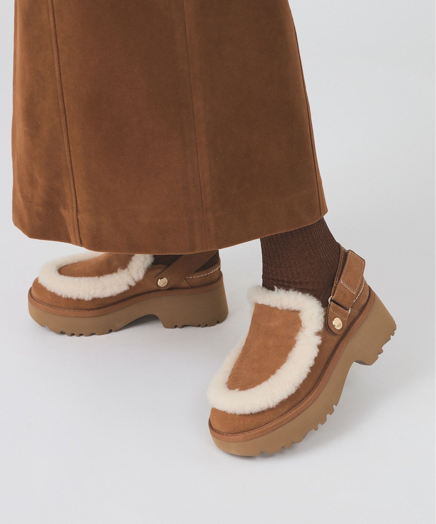 BEAMS WOMEN｜UGG(R) / Esmee Clog | Rakuten Fashion(楽天