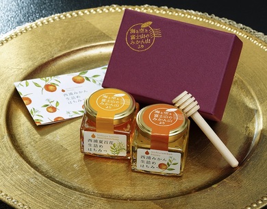 海と空と富士山のみかん山より『西浦生詰めはちみつ贈り物セット