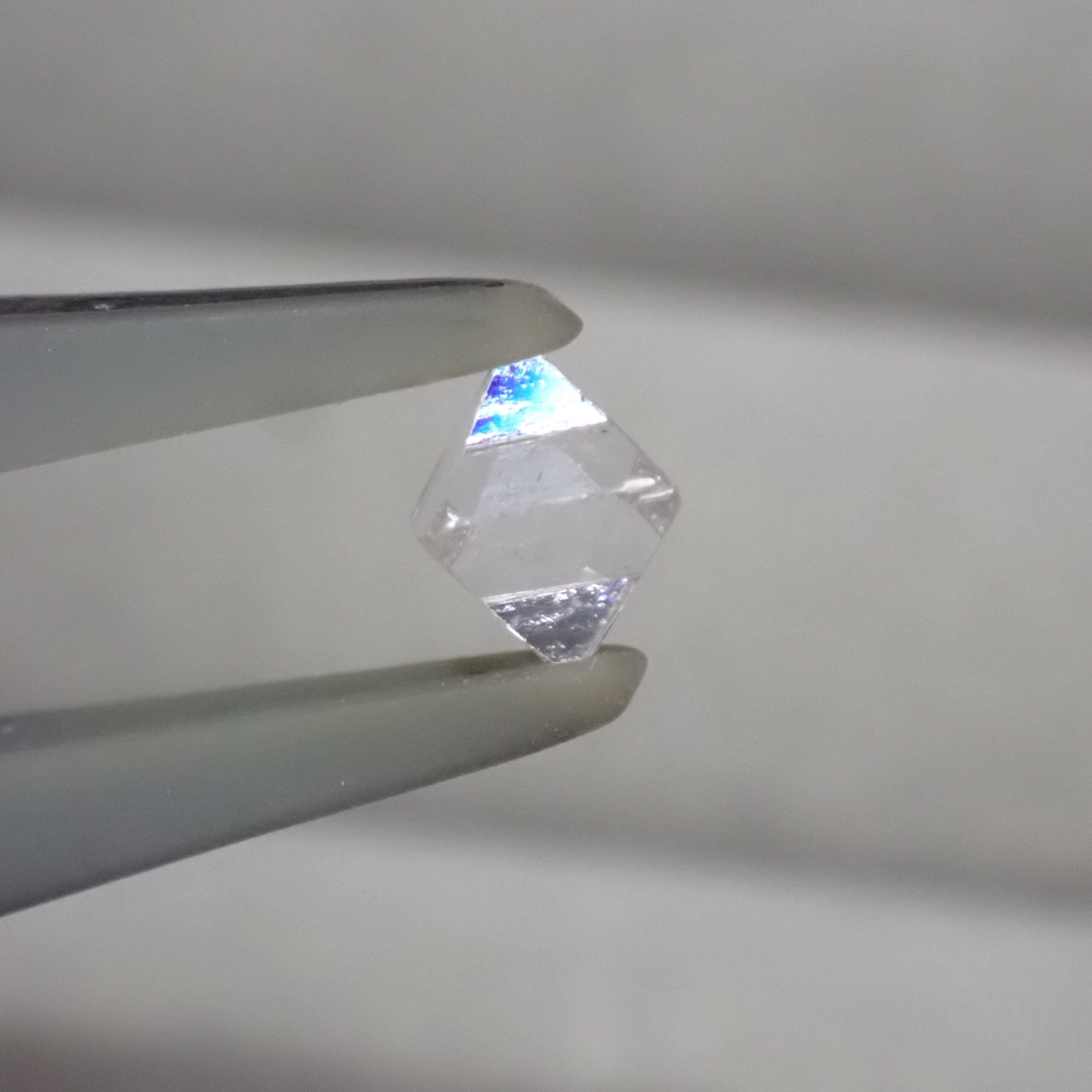 ファイア煌めく☆無数のトライゴンも煌めく☆大粒8面体ソーヤブル