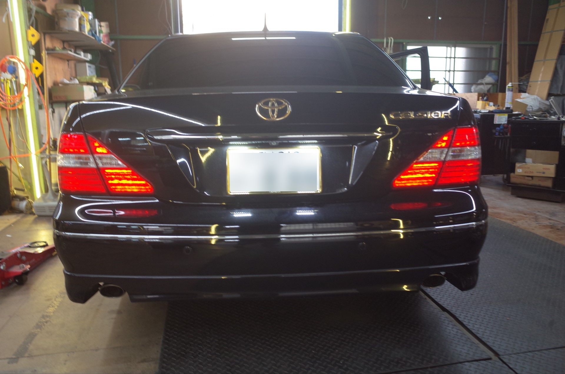 30セルシオのテールランプ8灯化ブレーキ | トレードゲート