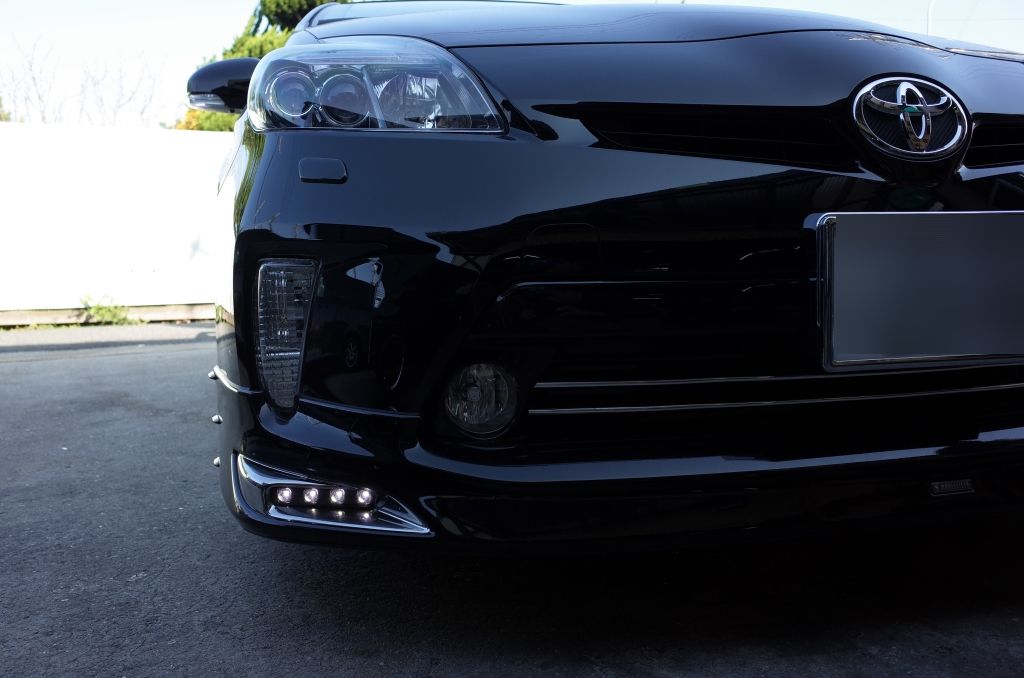 30プリウスモデリスタフロントスポイラーのLEDライト 30プリウスの