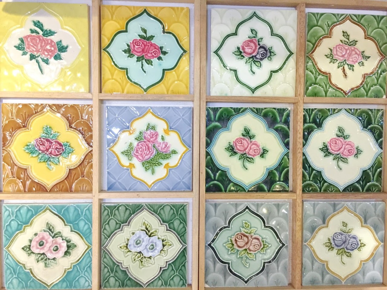 プラナカンのカフェとタイルギャラリーを紹介 | TRIPPING!