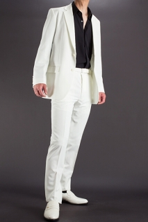 白いスーツなら当店で！矢沢永吉ファン必見！｜シングル2つボタン