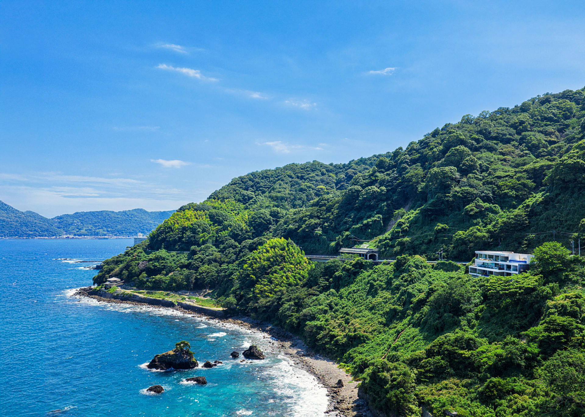 熱海 曽我浦海岸の海目の前の別荘 UMITO 熱海 別邸 | UMITO