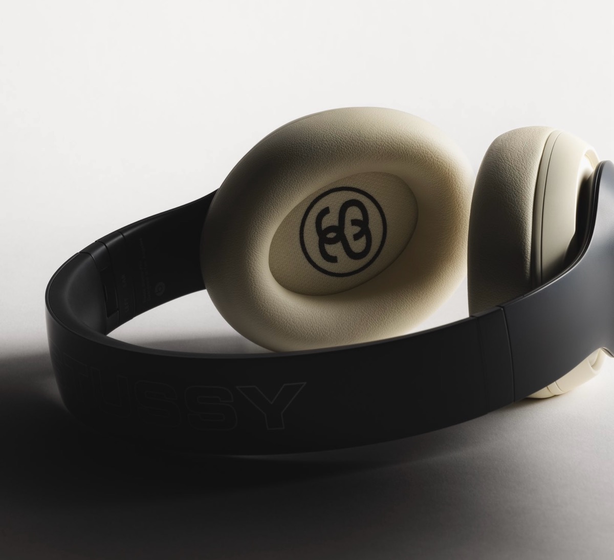 Stüssy × Beats by Dre コラボヘッドフォン『Studio Pro』が国内12月15