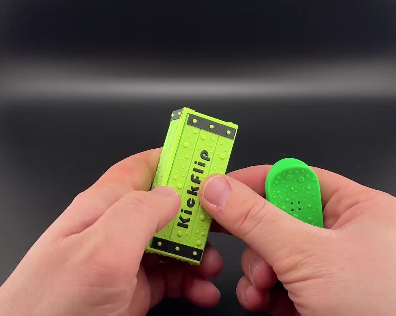 Kickflip マグネット式スケートボードフィジェット | 3Dプリントフィ