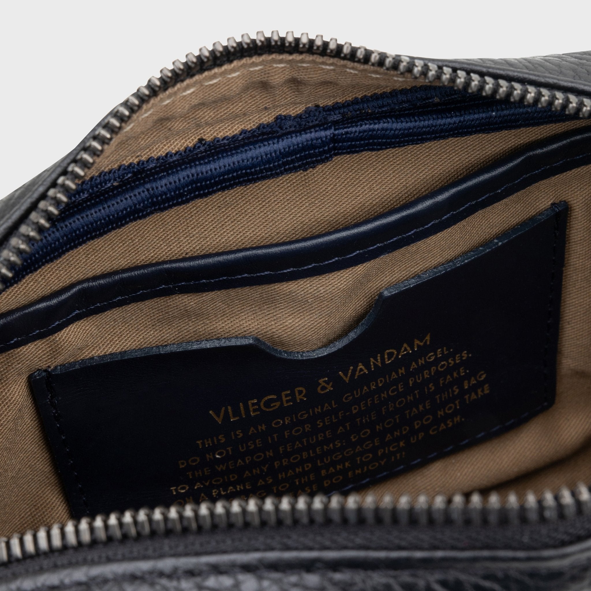 Camera Bag Crucifix in Black | Vlieger & Vandam