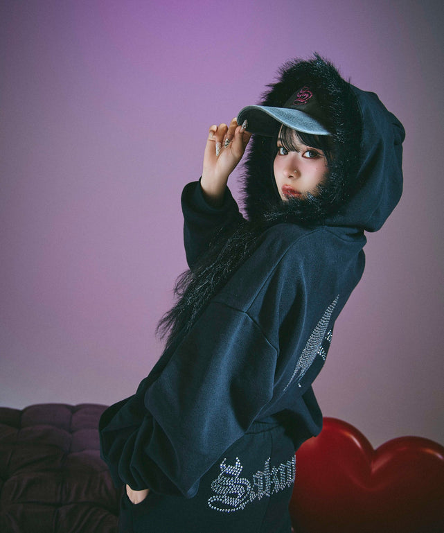 SAKURAコラボフェイクファージップパーカー – WEGO ONLINE STORE