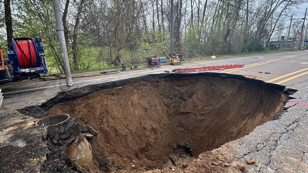 Sinkhole in Battle Creek closes Riverside Drive until further notice