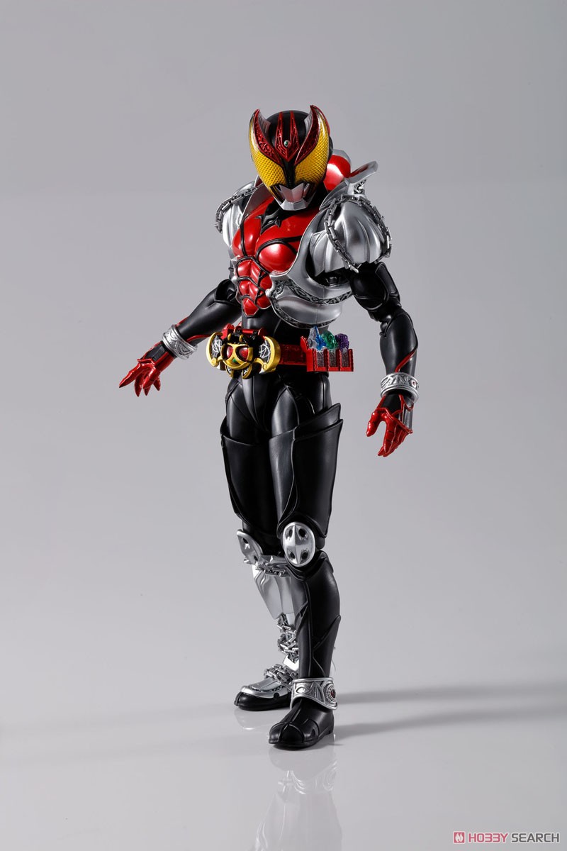 S.H.フィギュアーツ(真骨彫製法) 仮面ライダーキバ キバフォーム ※初回