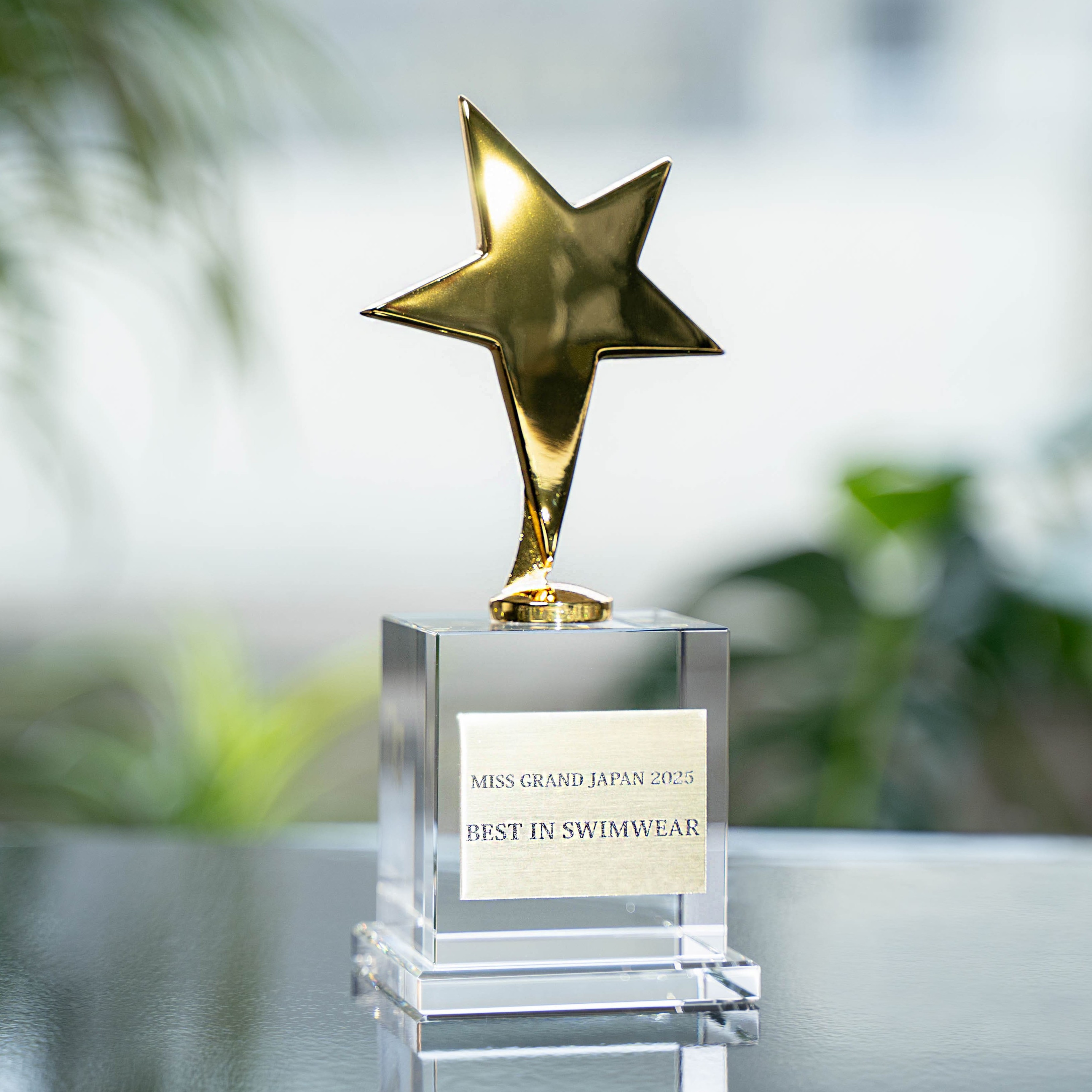 Miss Grand Japan 2025 / Mr Gay Japan 2025』 トロフィー、クリスタル