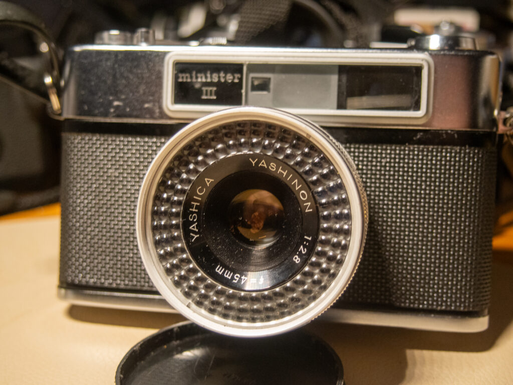 5 Frames with a Contax 167MT & Carl Zeiss Planar 50mm f/1.7 - By