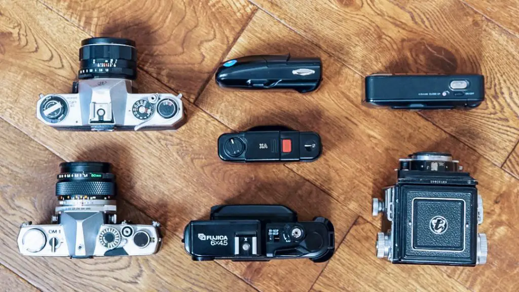 Fujica GS645 Professional - A 6x45 Rangefinder Review - By Rob