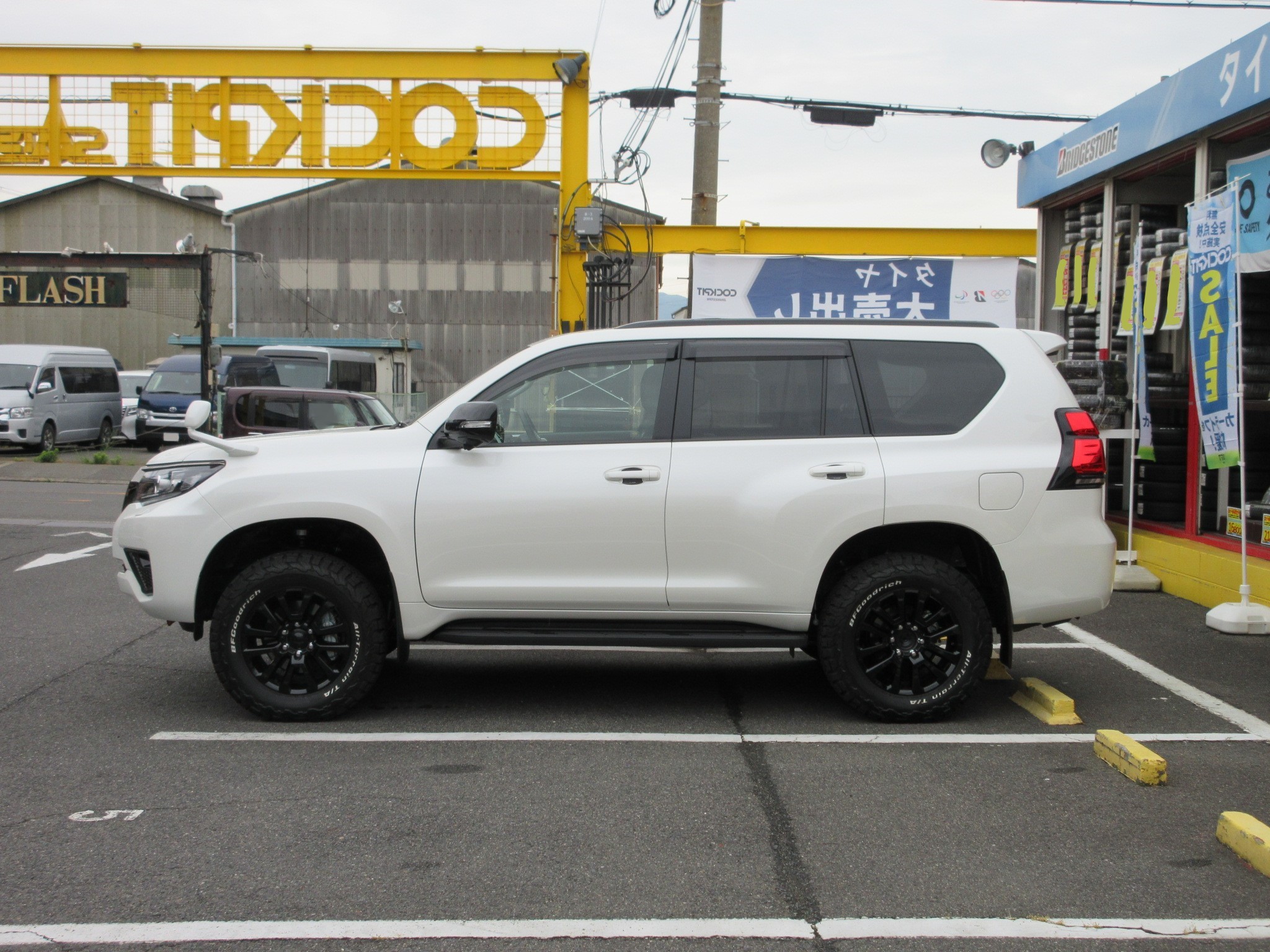 150プラドにイージーアップ取付 | トヨタ ランドクルーザープラド 足