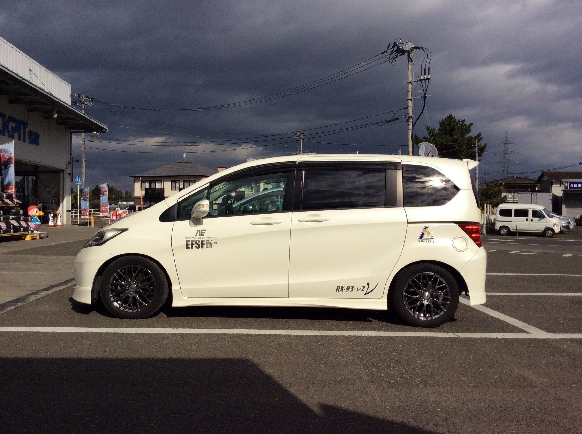 フリード GB3 車高調取り付けます！ | ホンダ フリード 足まわり